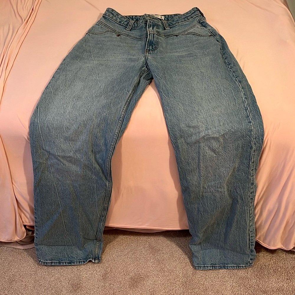 Abercrombie and fitch curve love 90s relaxed jean high rise